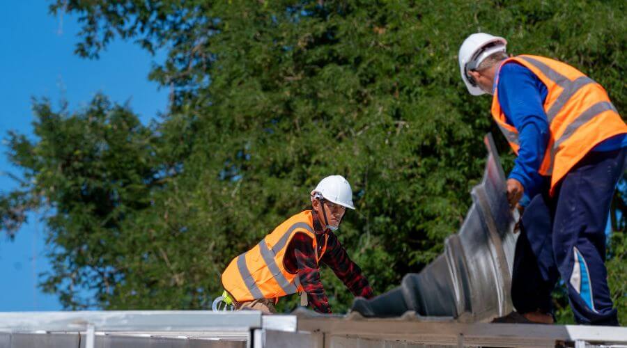 Professional New roof installation in Commiskey, IN